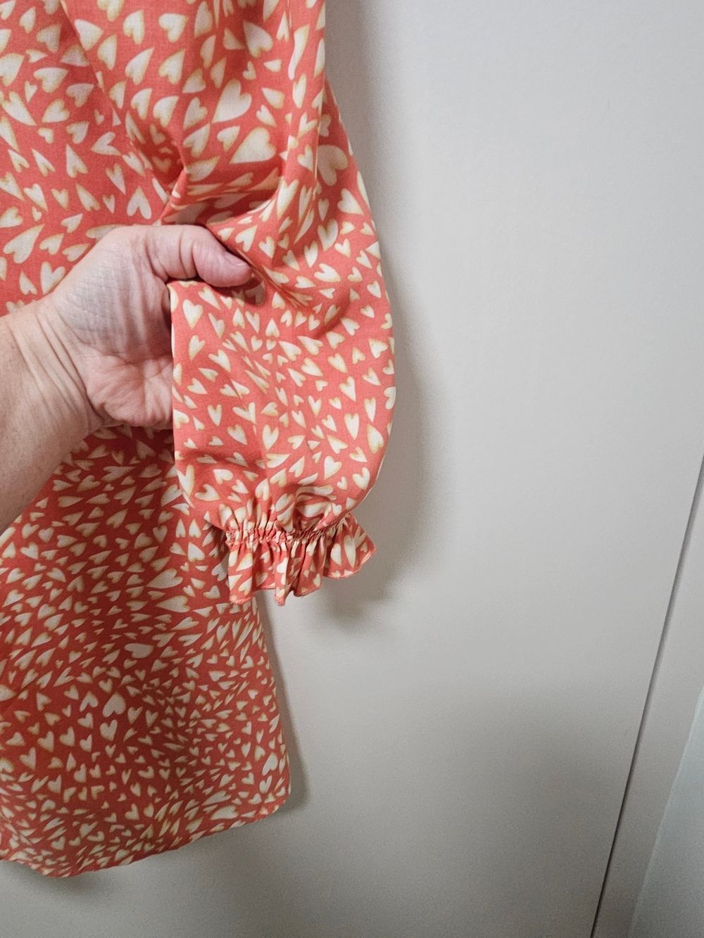 Suzanne Betro Coral and Cream Heart-Print Pleated Tunic - Picture 4 of 6
